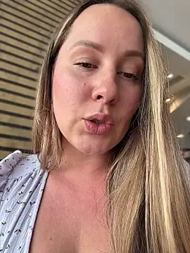 Mona_Plus 现场XXX聊天