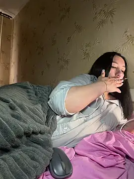 Naughtbaby_2025 élő XXX-chatje