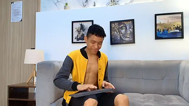 XXX chat uživo modela SKINNY_BOYXXX