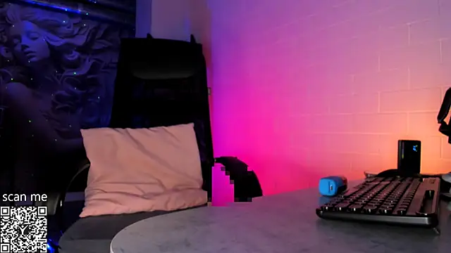 XXX chat uživo modela AphexQueen