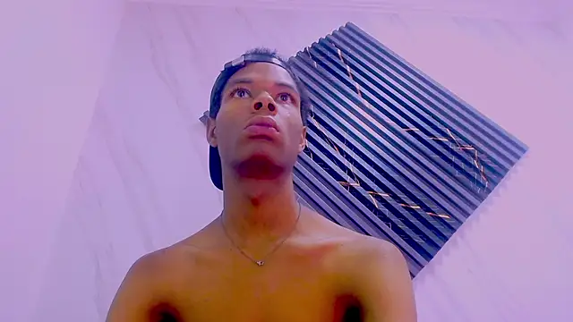 Santiago_Ortiz_ Show in webcam