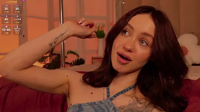 Meow_Nancy Adlı Modelin Canlı XXX Sohbeti