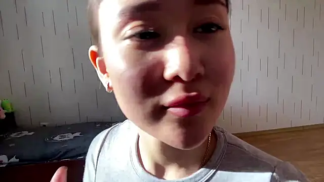 YourMiIan Live XXX chat