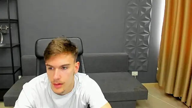 BradyFlint Pertunjukan Webcam