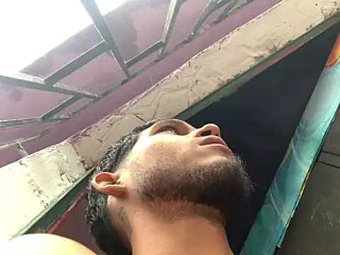 tanned_boy Adlı Modelin Web Kamerası Şovu