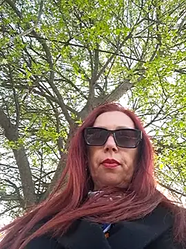 HoneyMILF's Live XXX Chat