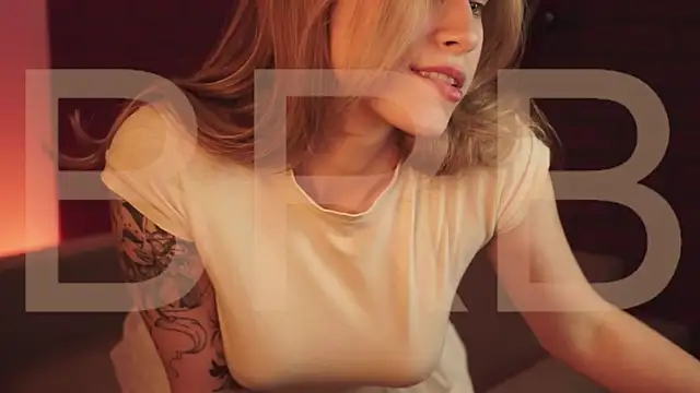 EllieCutes 现场XXX聊天