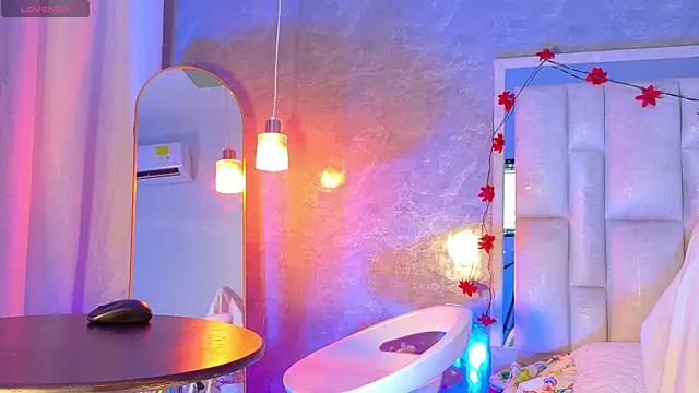 Chat +18 de Bella-Sanders ao vivo