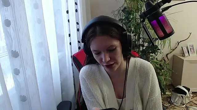 PunyKnee Live XXX Chat