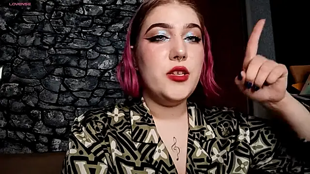 E_thie élő XXX-chatje