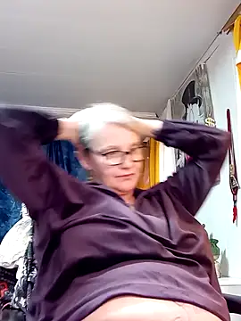 Chat +18 de irinamaux ao vivo