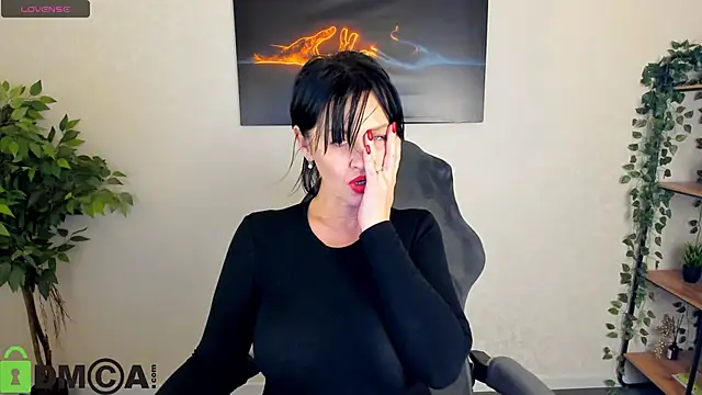 Chat +18 de Sara_Devills ao vivo