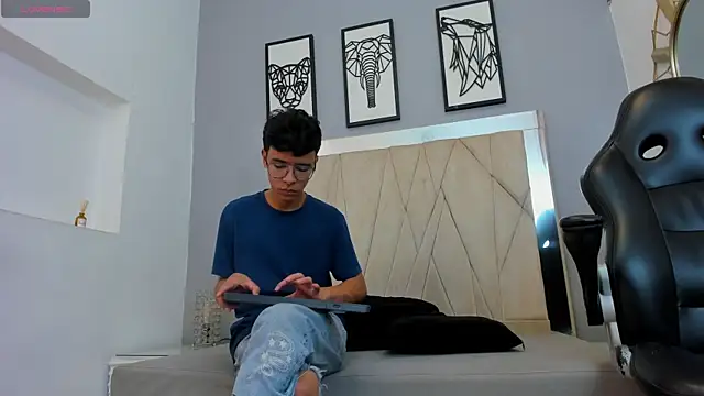 adams_bobby 现场XXX聊天