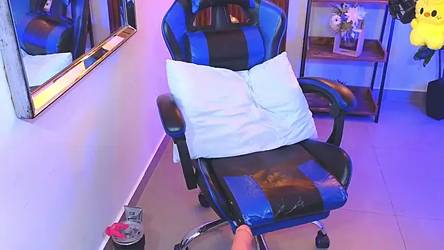 Chat +18 de Kenya--Buhle ao vivo