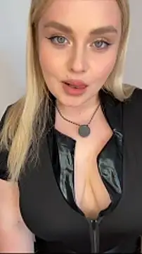 April_VanceeのライブXXXチャット