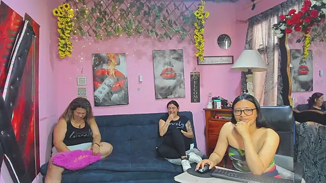 lesbiancuple's Webcam Show