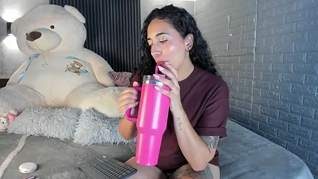 Magic_ivone Live XXX-Chat