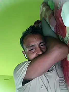 Kumalunda3722: διαδικτυακό σόου στην κάμερα