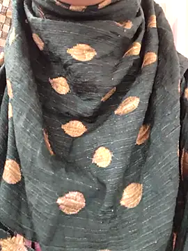 Indian-AleenaのライブXXXチャット