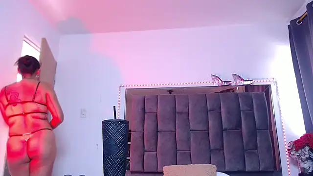 Chat XXX en directo de Salmma_Milf