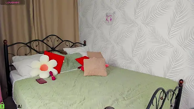 Sinful-KittyyyのライブXXXチャット