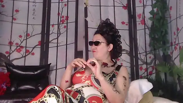 دردشة NightOrhideya الجنسية المباشرة