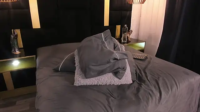 Lucio__Fox élő XXX-chatje