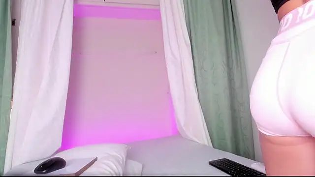 TessaLowe 라이브 XXX 채팅