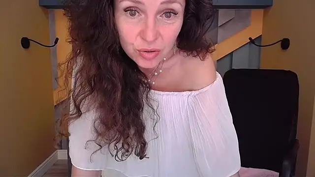 EllaLong Adlı Modelin Canlı XXX Sohbeti