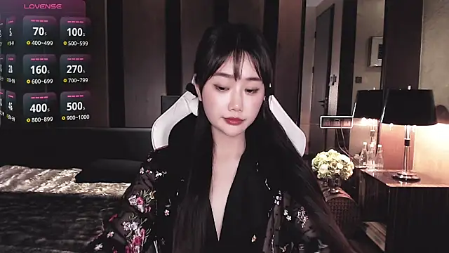 Chat +18 de Aurora_-77 ao vivo