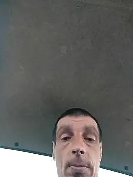 Chatroom XXX en direct de N_i_k_o_l_a_u