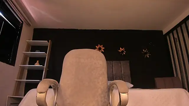 Chatroom XXX en direct de DylanRoyce_