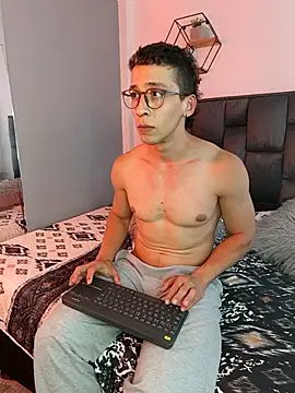 Chatroom XXX en direct de MARCO_RUSH