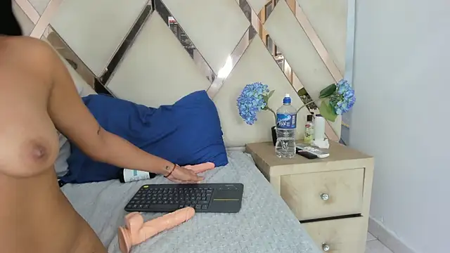 honeyhtx's Live XXX Chat