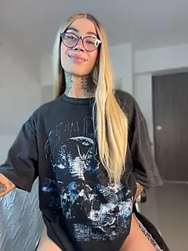 miss_tatiana_ Adlı Modelin Canlı XXX Sohbeti