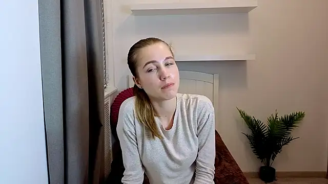 Show modela LoveXLexi na web-kameri