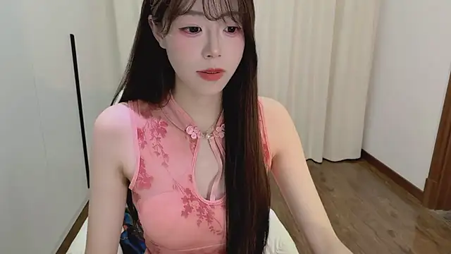 Onecutelittle élő XXX-chatje