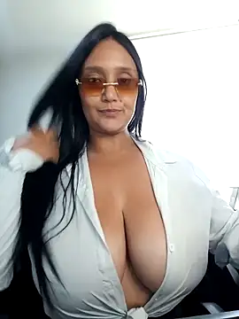 Esmeralda333のライブXXXチャット