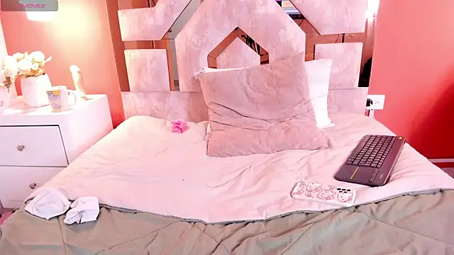 Chatroom XXX en direct de VIOLET_19XXX