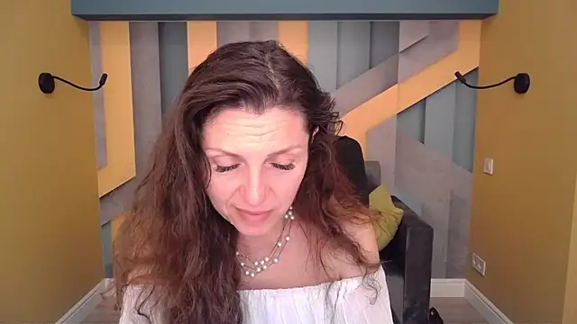 دردشة EllaLong الجنسية المباشرة