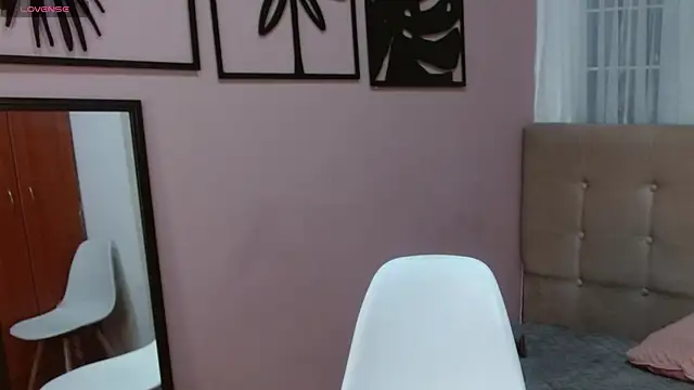 Chat +18 de amara_rousse1 ao vivo