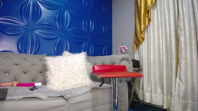 Chat +18 de JolieDuvalle ao vivo