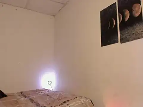 chloe_kissesn Live XXX chat