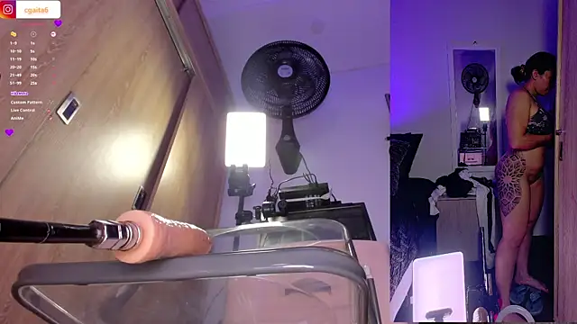 Chat +18 de carolgaita ao vivo