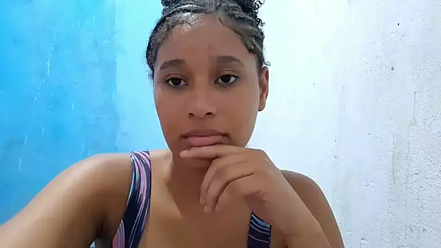 XXX chat uživo modela MadelynStamant