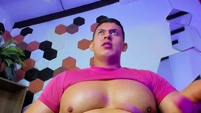 RomanCroftのライブXXXチャット