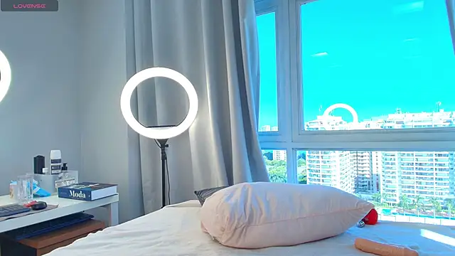 Florence_Ford 现场XXX聊天