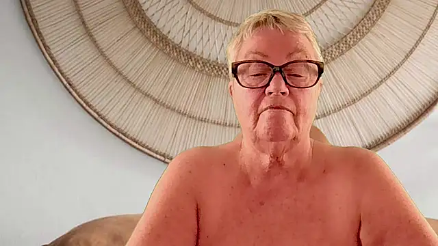 Mystery-Grandmother's Live XXX Chat