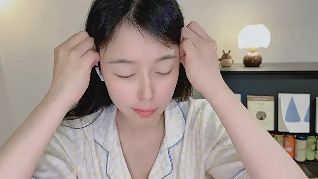 Onechestnut Adlı Modelin Canlı XXX Sohbeti