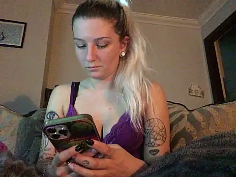 Chat +18 de xxamyleighxx ao vivo